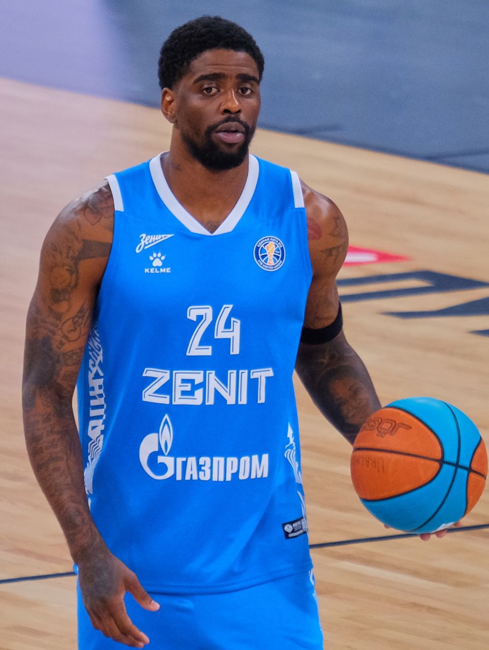 Dwayne Bacon joins Dubai Basketball Club